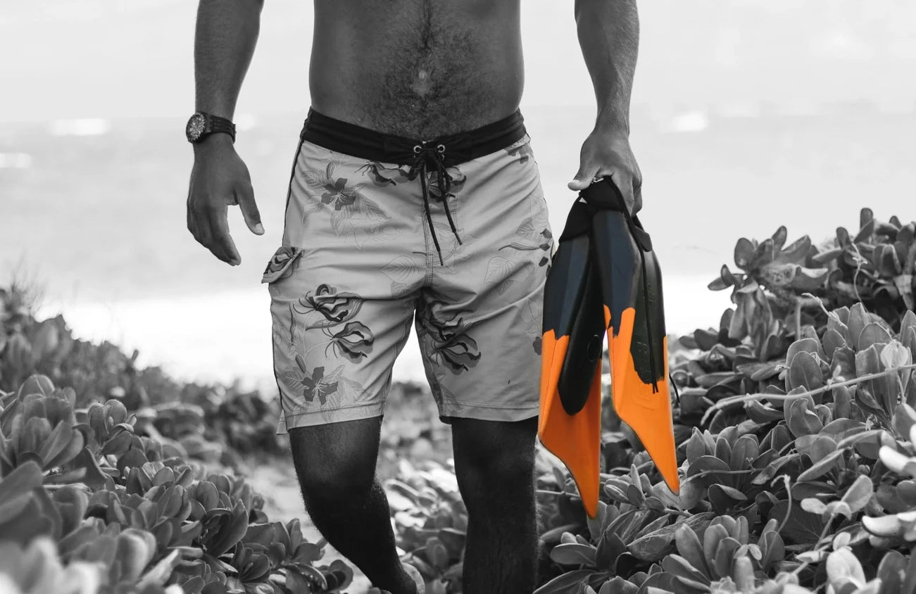 churchill-makapuu-pro-natural-gum-rubber-o2 FINSORANGE_BLACKLIFESTYLE.webp